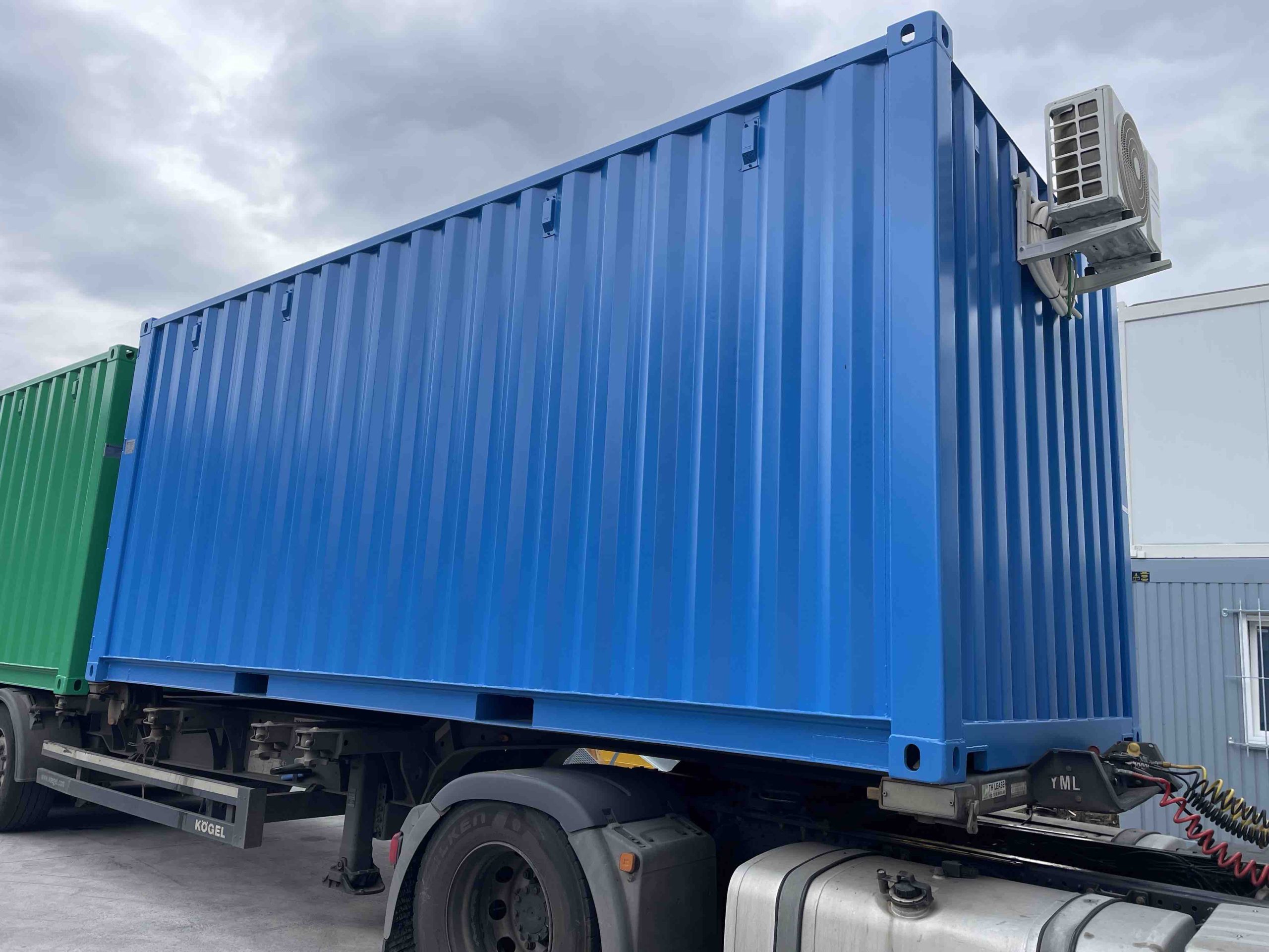 EERSTE REIS 20FT ZEECONTAINER (MET AIRCO) Gelaste staal