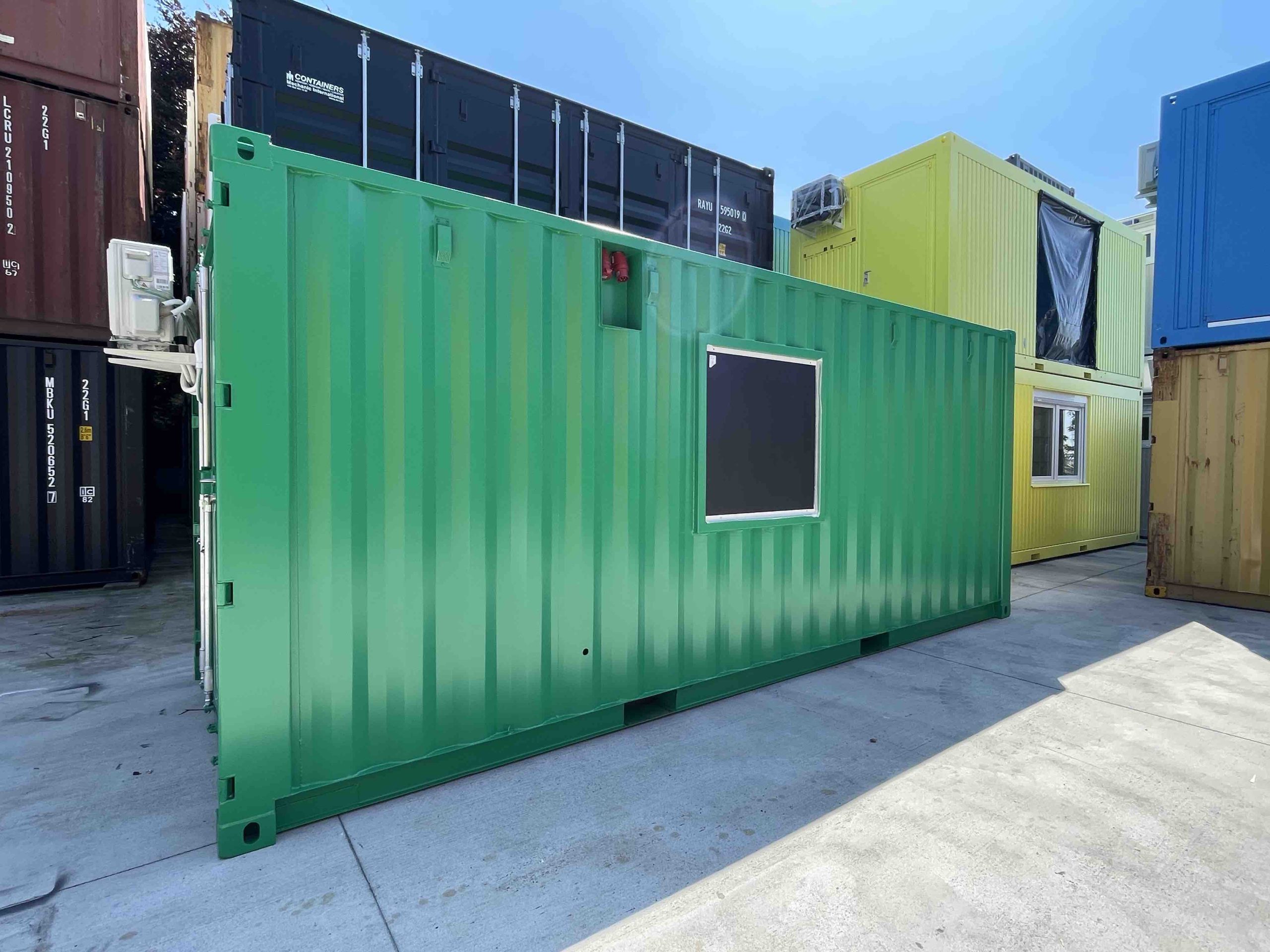EERSTE REIS 20FT ZEECONTAINER (MET AIRCO) Met loopdeur